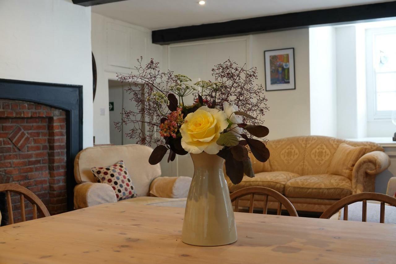 The Yard House Villa Sherborne  Room photo